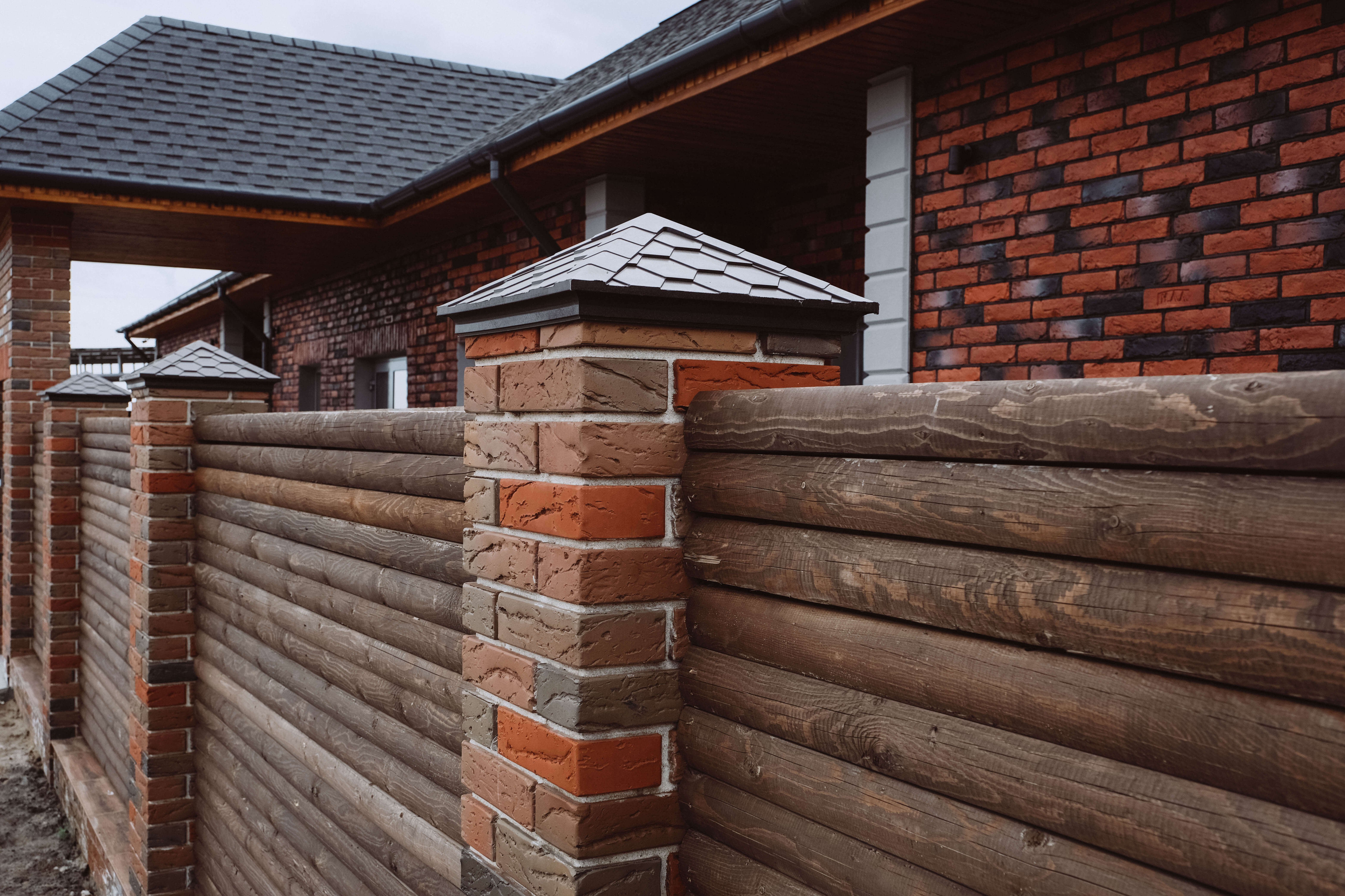 Колпак Zking Эверест Коричневый на столб 1.5х1.5 кирпича (390х390мм) в Аксае фото