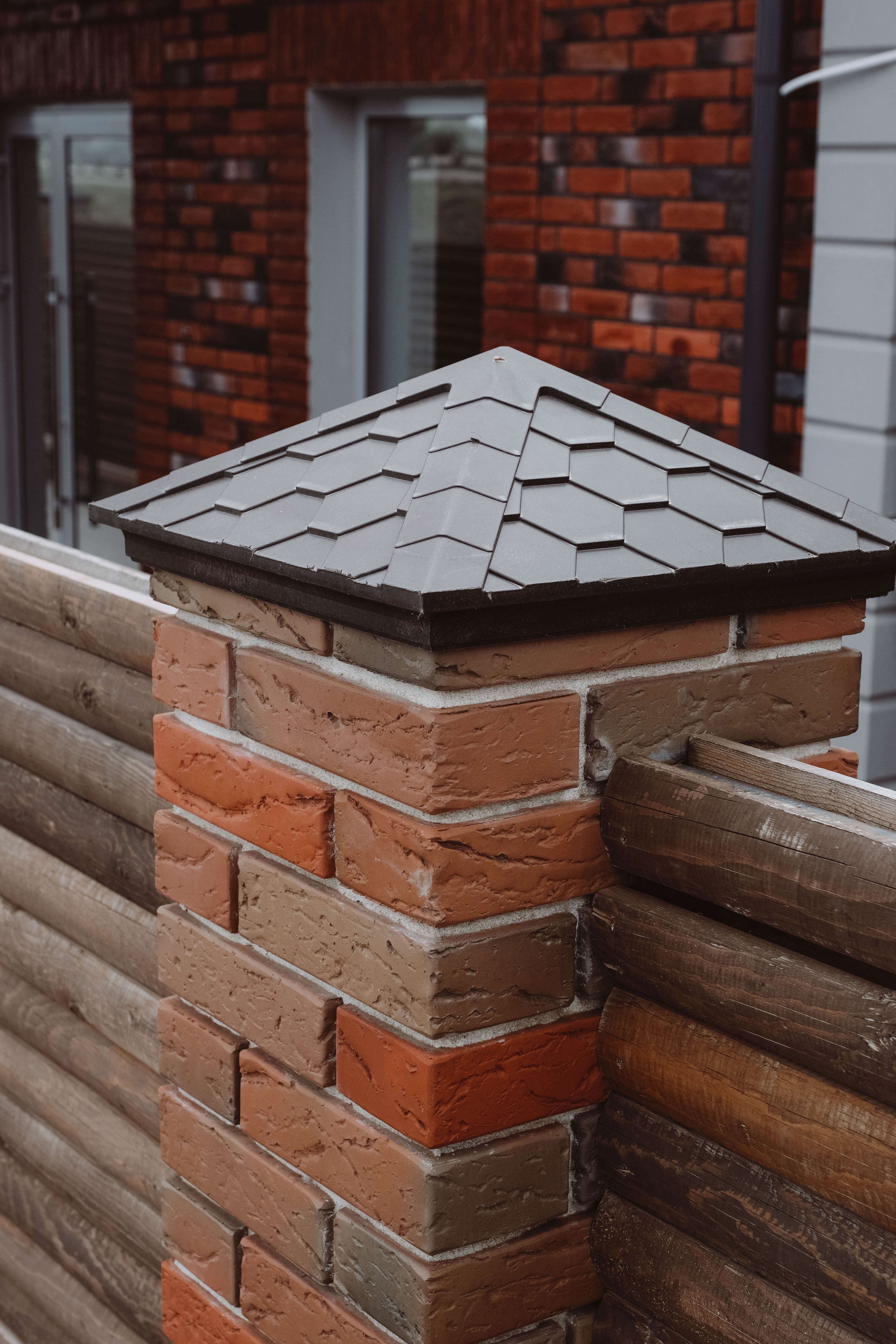 Колпак Zking Эверест Коричневый на столб 1.5х1.5 кирпича (390х390мм) в Аксае фото