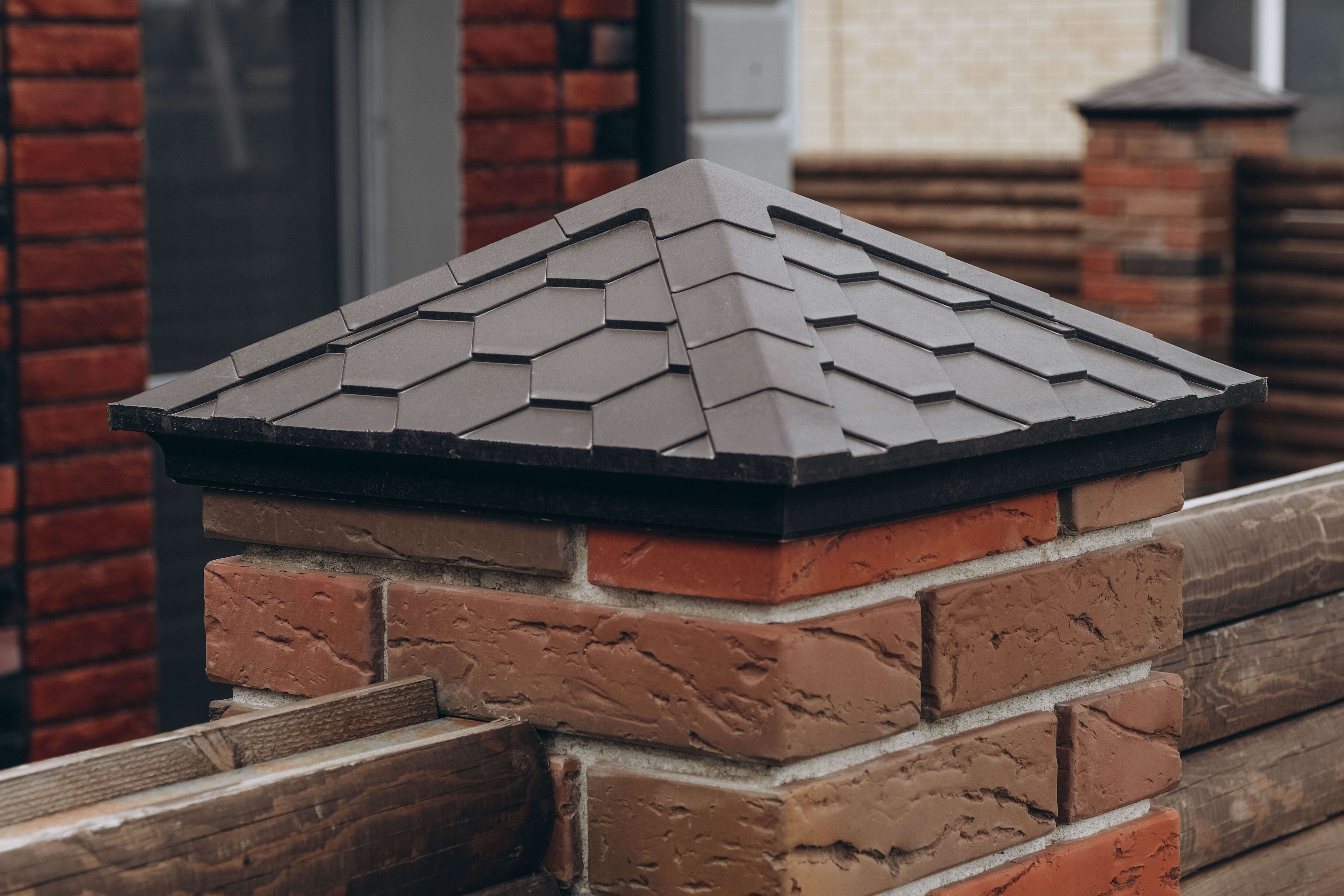 Колпак Zking Эверест Коричневый на столб 1.5х1.5 кирпича (390х390мм) в Аксае фото